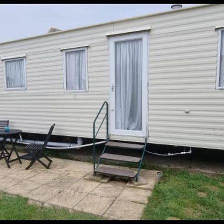The Ole Faithful Caravan Apartment Jaywick Sands ภายนอก รูปภาพ