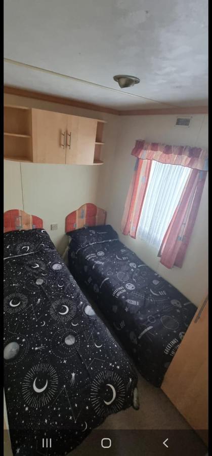 The Ole Faithful Caravan Apartment Jaywick Sands ภายนอก รูปภาพ