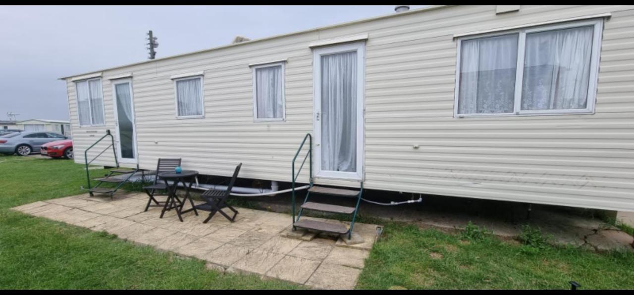The Ole Faithful Caravan Apartment Jaywick Sands ภายนอก รูปภาพ