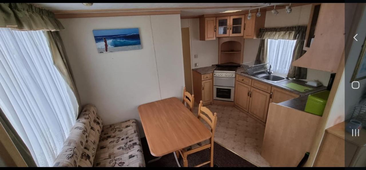 The Ole Faithful Caravan Apartment Jaywick Sands ภายนอก รูปภาพ